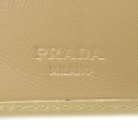 Prada(�����) �ΰ� ������ �̹���4 - ���̺��� �߰���ǰ