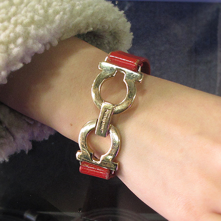 Ferragamo(��󰡸�) ����ΰ� ������ ���� �̹���6 - ���̺��� �߰���ǰ