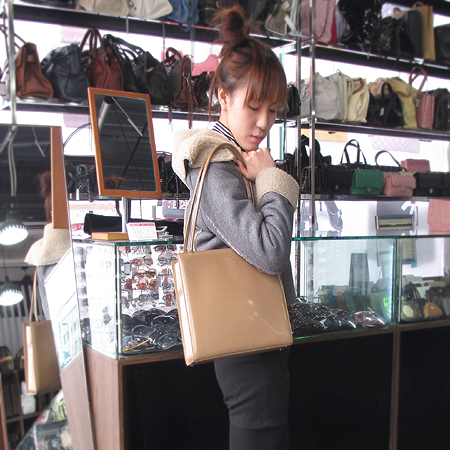 Dior(ũ����î���) �簢 ��Ʈ�� �̹���6 - ���̺��� �߰���ǰ