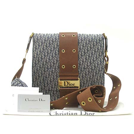 Dior(ũ����î���) �ΰ� �ڰ��� ��Ƽ ���� ũ�ν���+�����Ŀ�ġ �̹���2 - ���̺��� �߰���ǰ