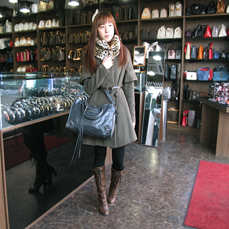Balenciaga(�߷��þư�) 115748 CLASSIC(Ŭ����) CITY(��Ƽ) 2WAY + �����ſ� [�б�������] �̹���6 - ���̺��� �߰���ǰ