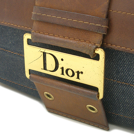 Dior(ũ����î���) ���� ����� ����ΰ� �޽��� ����� �̹���4 - ���̺��� �߰���ǰ