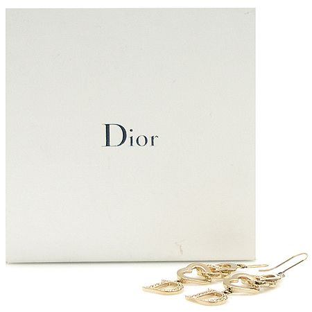 Dior(ũ����î���) D61803 A7A1 ���� ť�� ��� �Ͱ��� [��������] �̹���2 - ���̺��� �߰���ǰ