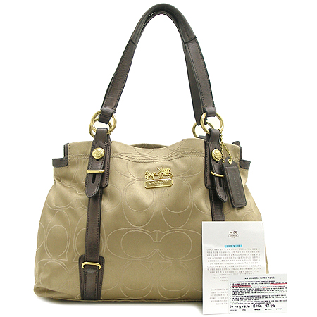 Coach(��ġ) �̾� �ñ׳��� �ƿ����� �ɾ�Ʈ ��Ʈ�� �̹���2 - ���̺��� �߰���ǰ