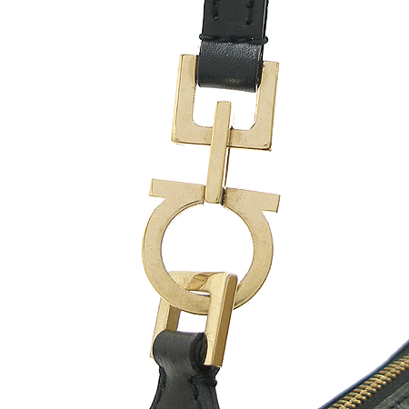 Ferragamo(��󰡸�) 21 2306 ��ġ�� �ΰ� ����� �̹���3 - ���̺��� �߰���ǰ