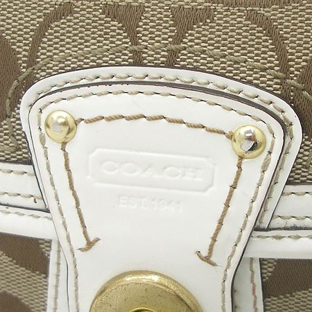 Coach(��ġ) �ñ׳��� �ΰ� �ڰ��� ������ ��Ƽġ �Ŀ�ġ �� ����� �̹���4 - ���̺��� �߰���ǰ