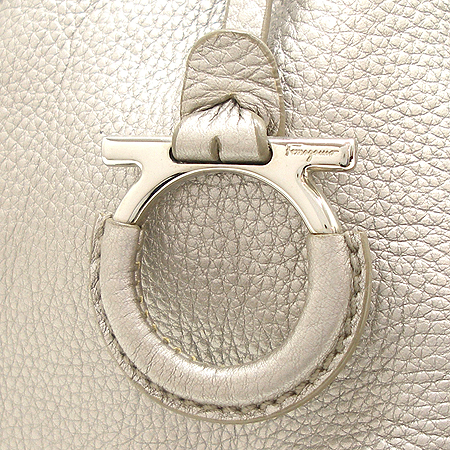 Ferragamo(��󰡸�) 21 A911 ��Ż�� ��ġ�� �ΰ� ��� ����� �̹���4 - ���̺��� �߰���ǰ