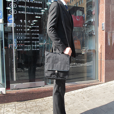 Prada(�����) V166 �޽��� ũ�ν��� [�б�������] �̹���5 - ���̺��� �߰���ǰ