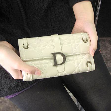 Dior(ũ����î���) D�ΰ� ��Ż ��� ���� ������ [�б�������] �̹���5 - ���̺��� �߰���ǰ