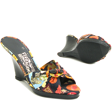 Ferragamo(��󰡸�) �к긯 ������ ������ ������ ���� �̹���3 - ���̺��� �߰���ǰ