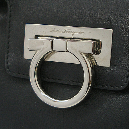 Ferragamo(��󰡸�) 21 5355 ���� ��ġ�� ��Ʈ�� �̹���4 - ���̺��� �߰���ǰ