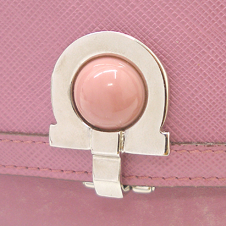 Ferragamo(��󰡸�) 22 5719 ���� ��ġ�� ��� ������ �̹���2 - ���̺��� �߰���ǰ