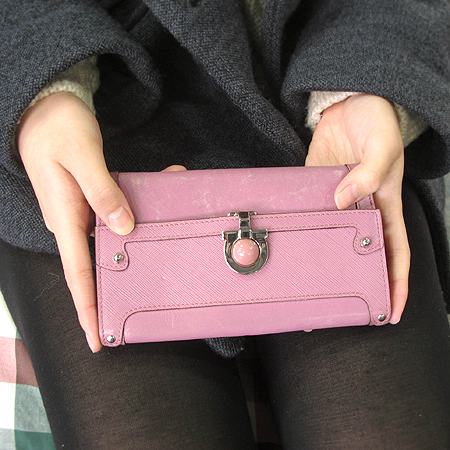 Ferragamo(��󰡸�) 22 5719 ���� ��ġ�� ��� ������ �̹���6 - ���̺��� �߰���ǰ