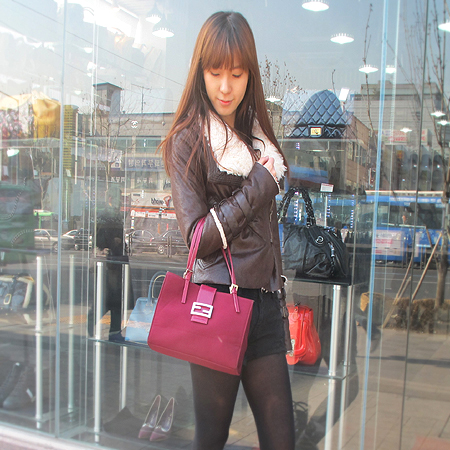 Fendi(���) ���� �ΰ� ��Ŭ ��� �к긯 ����� �̹���5 - ���̺��� �߰���ǰ