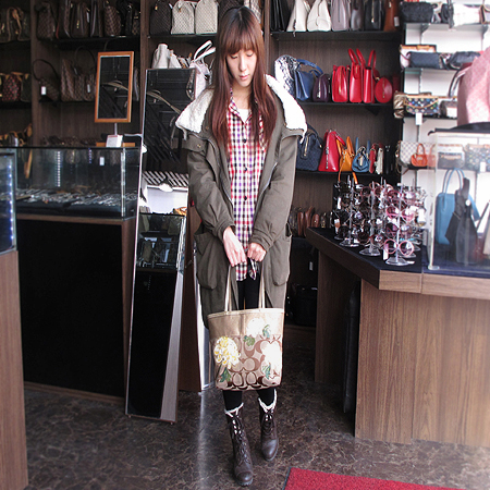 Coach(��ġ) �ñ׳�ó �ö�� ��ġ ��� ��Ż�� ���� ����� �̹���5 - ���̺��� �߰���ǰ