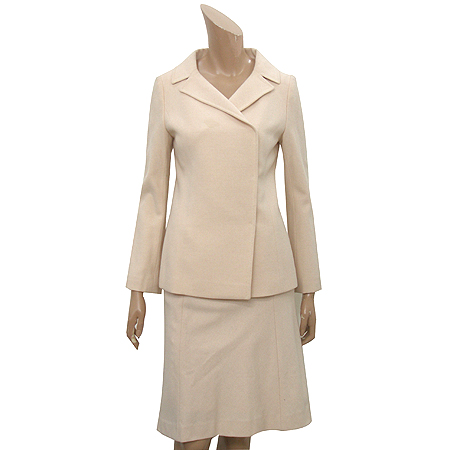 �����  ����