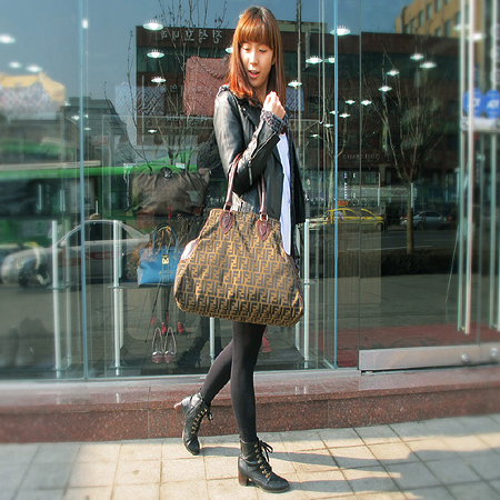 Fendi(���) 8BN158 FF�ΰ� �ڰ��� ��ī �� ��Ʈ�� [�б�����������2ȣ��] �̹���6 - ���̺��� �߰���ǰ