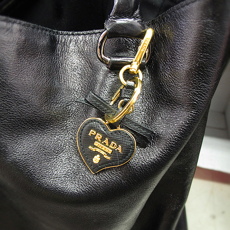 Prada(�����) 1ARA92 ���ǾƳ� ��Ʈ Ű�� [��������] �̹���5 - ���̺��� �߰���ǰ