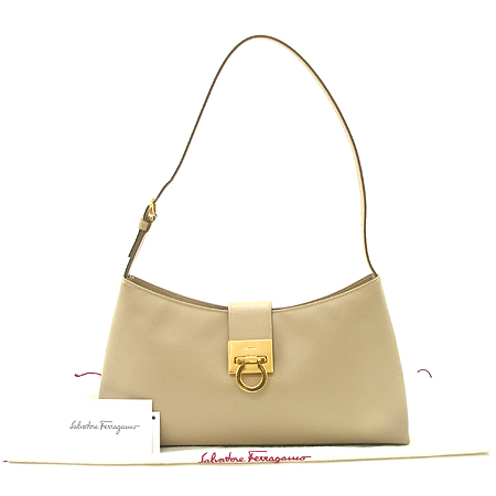 Ferragamo(��󰡸�) 21 2750 ���� ��ġ�� ��� ����� �̹���2 - ���̺��� �߰���ǰ