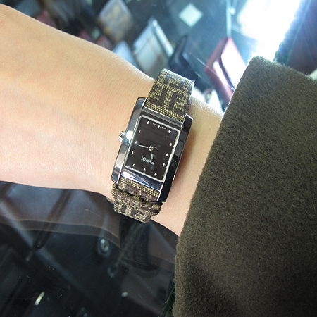 Fendi(���) 7000L ��ī ������ �ð� [��������] �̹���5 - ���̺��� �߰���ǰ
