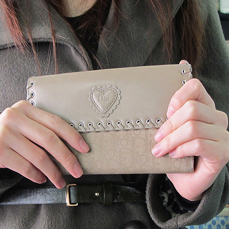 Dior(ũ����î���) �ΰ� �к긯 ������ �̹���6 - ���̺��� �߰���ǰ