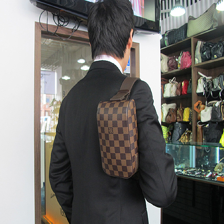 Louis Vuitton(���̺���) N51994 �ٹ̿� ���� ĵ���� �Էδϸ� ���� �� ũ�ν��� [�б�����������2ȣ��] �̹���5 - ���̺��� �߰���ǰ