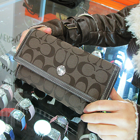 Coach(��ġ) �ñ׳��� ��ũ ���� �𰡵� 3�� ������ + �������� [��������] �̹���6 - ���̺��� �߰���ǰ