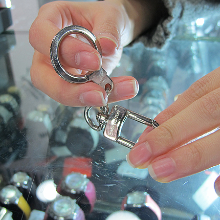 Louis Vuitton(���̺���) M62693 ��Ʈ �ȶ�� Ű Ȧ�� [�б�������] �̹���4 - ���̺��� �߰���ǰ