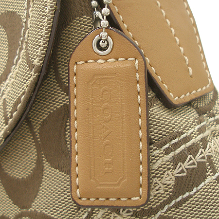 Coach(��ġ) �ñ׳��� �ΰ� �ڰ��� ���� ��Ƽġ ���� ��Ŭ ����� �̹���4 - ���̺��� �߰���ǰ