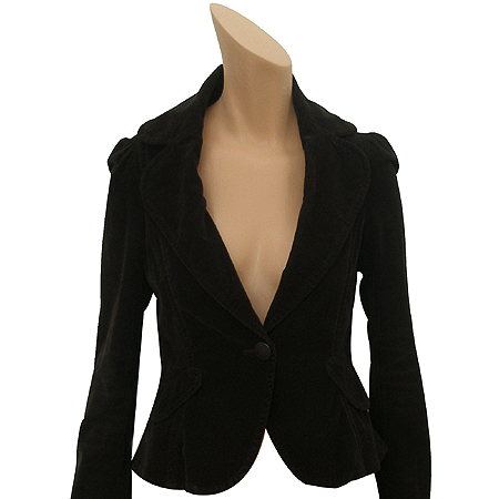 �����  ����