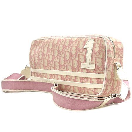 Dior(ũ����î���) ��÷ΰ� PVC ũ�ν��� �̹���3 - ���̺��� �߰���ǰ