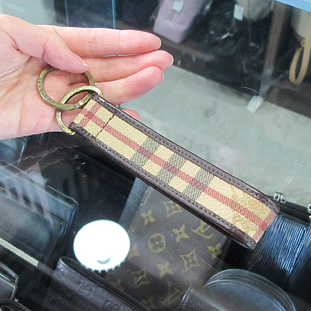 Burberry(������) �� Ŭ���� üũ ŰȦ�� [��������] �̹���4 - ���̺��� �߰���ǰ
