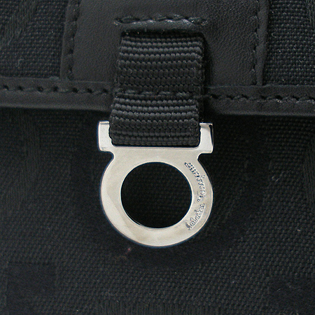 Ferragamo(��󰡸�) 22 5799 ��ġ�� �ΰ� ������ [�д����] �̹���3 - ���̺��� �߰���ǰ