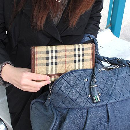 Burberry(������) Ŭ���� üũ 3�� ������ [�б�������] �̹���5 - ���̺��� �߰���ǰ