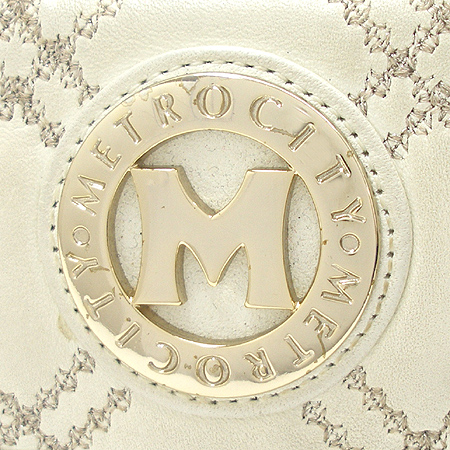 Metrocity(��Ʈ�ν�Ƽ) ���� �ΰ� ��� M ���� 3�� ������ �̹���3 - ���̺��� �߰���ǰ