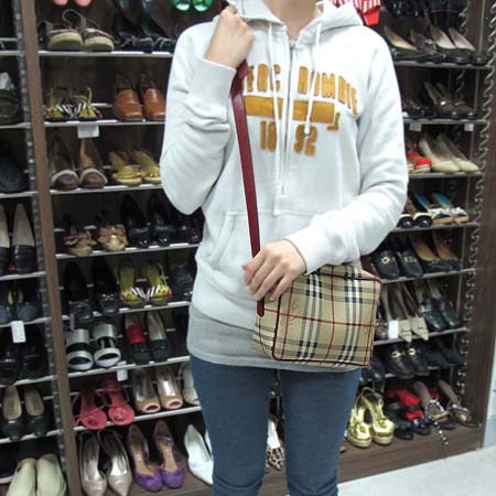 Burberry(������) ũ�ν��� �̹���5 - ���̺��� �߰���ǰ
