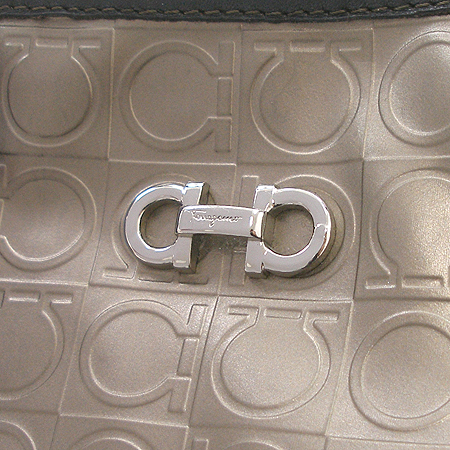 Ferragamo(��󰡸�) 21 B475 ��ġ�� �ΰ� PVC ���� ����� �̹���4 - ���̺��� �߰���ǰ