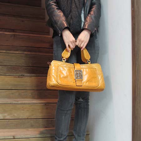 GIVENCHY(�����) ���� �ΰ� ���� ��Ʈ�� �̹���5 - ���̺��� �߰���ǰ