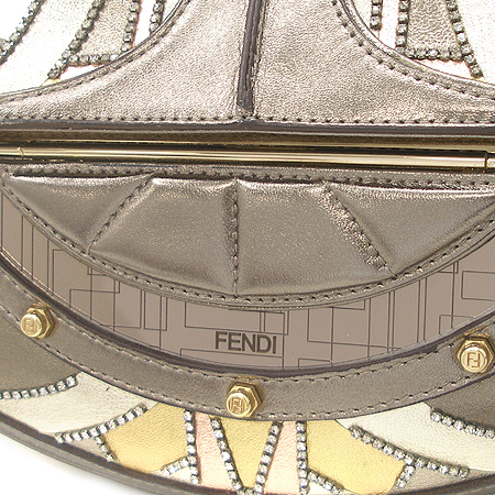 Fendi(���) 8BN133 ��� ��Ż�� ť�� ��� Ŭ��ġ �� ����� 2WAY �̹���4 - ���̺��� �߰���ǰ