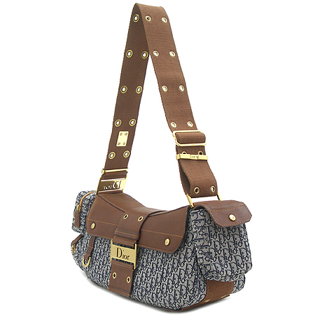 Dior(ũ����î���) �ΰ� �ڰ��� ��Ƽ ���� �޽��� ����� W �̹���3 - ���̺��� �߰���ǰ