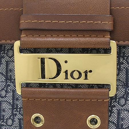 Dior(ũ����î���) �ΰ� �ڰ��� ��Ƽ ���� �޽��� ����� W �̹���4 - ���̺��� �߰���ǰ