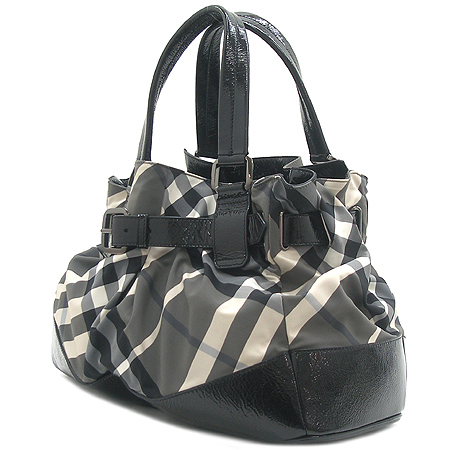 Burberry(������) BLACK AND GREY CHECK (���� �� �׷��� üũ) ���̴�Ʈ ��Ʈ�� �̹���3 - ���̺��� �߰���ǰ