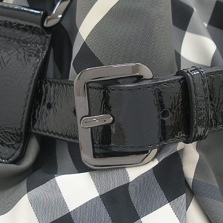 Burberry(������) BLACK AND GREY CHECK (���� �� �׷��� üũ) ���̴�Ʈ ��Ʈ�� �̹���5 - ���̺��� �߰���ǰ