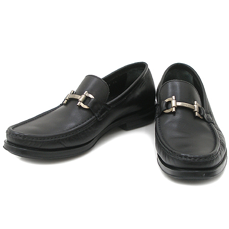 Ferragamo(󰡸) ġ   