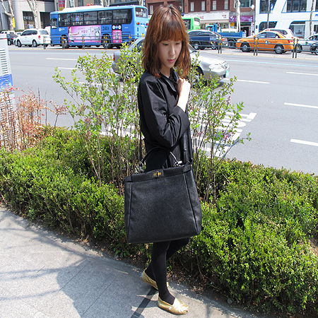 Fendi(���) 8BN210 ���� �簢 ��ī�� ��Ʈ�� + ��� ��Ʈ�� �̹���6 - ���̺��� �߰���ǰ