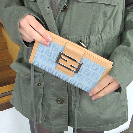 Fendi(���) 8M0032 FF�ΰ� �к긯 ������ [�б�����������2ȣ��] �̹���5 - ���̺��� �߰���ǰ