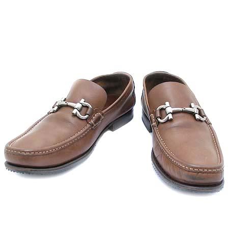 Ferragamo(󰡸) 