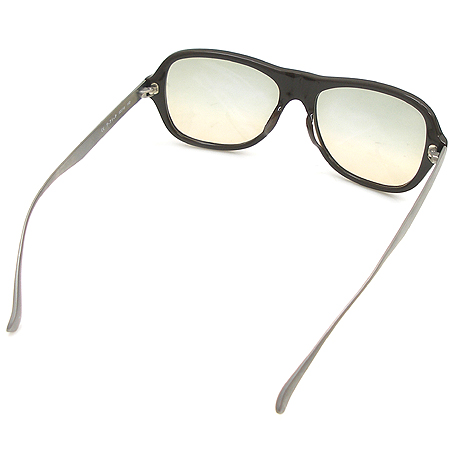 ���;ط���(Viktor&Rolf) 70-0014 ���� ƼŸ�� ���۶� �̹���4 - ���̺��� �߰���ǰ