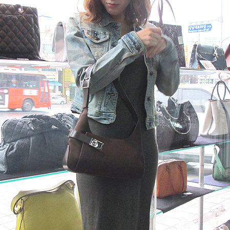 Ferragamo(��󰡸�) 21 0201 ��ġ�� ��� �к긯 ����� �̹���5 - ���̺��� �߰���ǰ