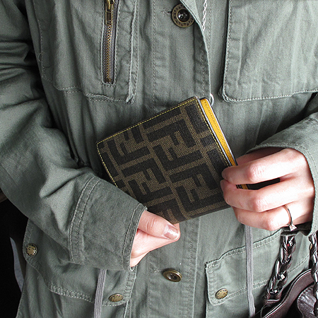 Fendi(���) 8M0221 FF �ΰ� ��ī ���ο� �÷� ������ �̹���6 - ���̺��� �߰���ǰ